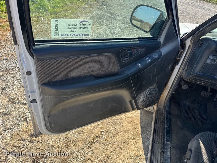 image for item FK0605 1996 Chevrolet S10 Ext. Cab pickup truck