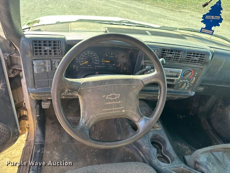 image for item FK0605 1996 Chevrolet S10 Ext. Cab pickup truck