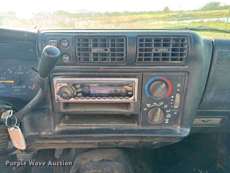 image for item FK0605 1996 Chevrolet S10 Ext. Cab pickup truck