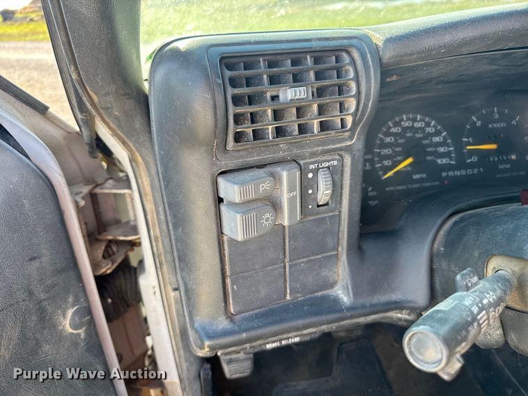 image for item FK0605 1996 Chevrolet S10 Ext. Cab pickup truck