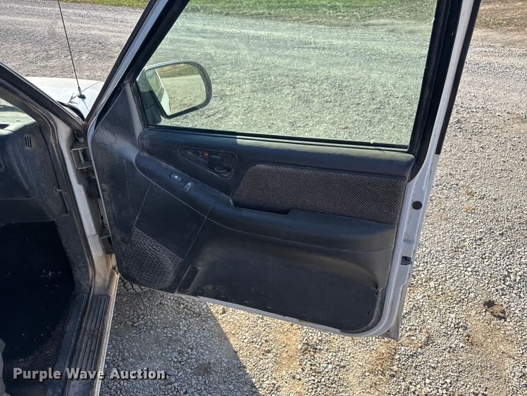 image for item FK0605 1996 Chevrolet S10 Ext. Cab pickup truck