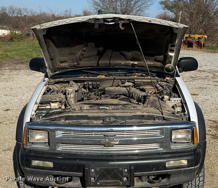 image for item FK0605 1996 Chevrolet S10 Ext. Cab pickup truck