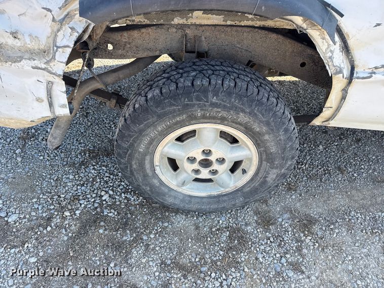 image for item FK0605 1996 Chevrolet S10 Ext. Cab pickup truck