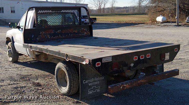 image for item FK0895 2002 Chevrolet Silverado 3500 flatbed pickup truck