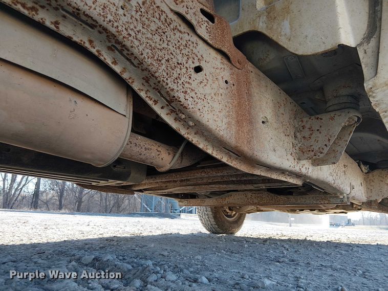 image for item FK0895 2002 Chevrolet Silverado 3500 flatbed pickup truck