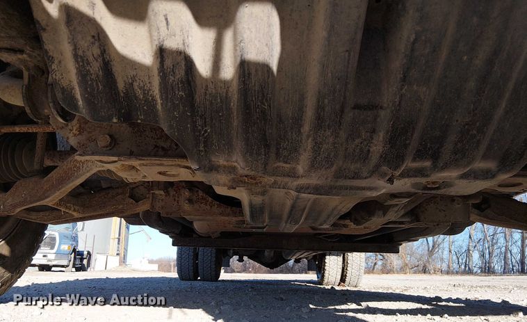 image for item FK0895 2002 Chevrolet Silverado 3500 flatbed pickup truck