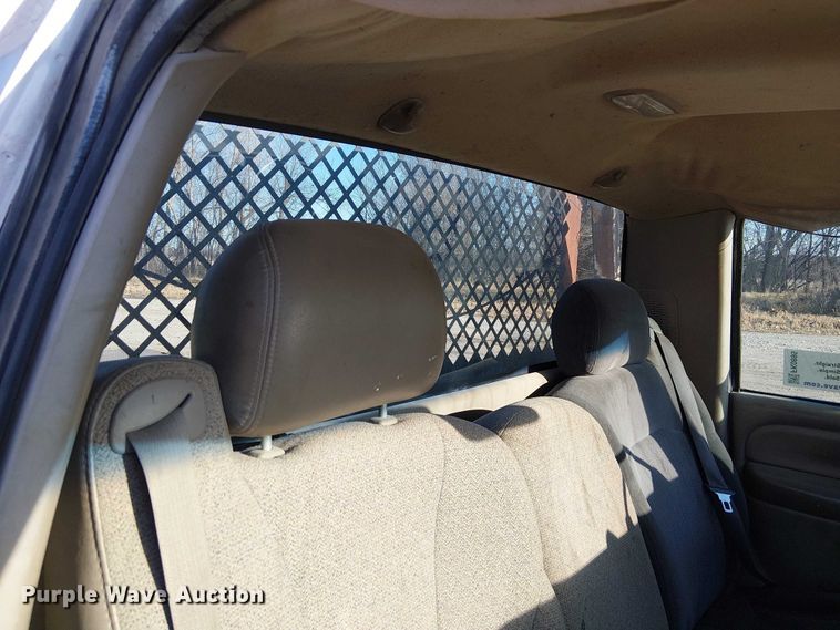 image for item FK0895 2002 Chevrolet Silverado 3500 flatbed pickup truck