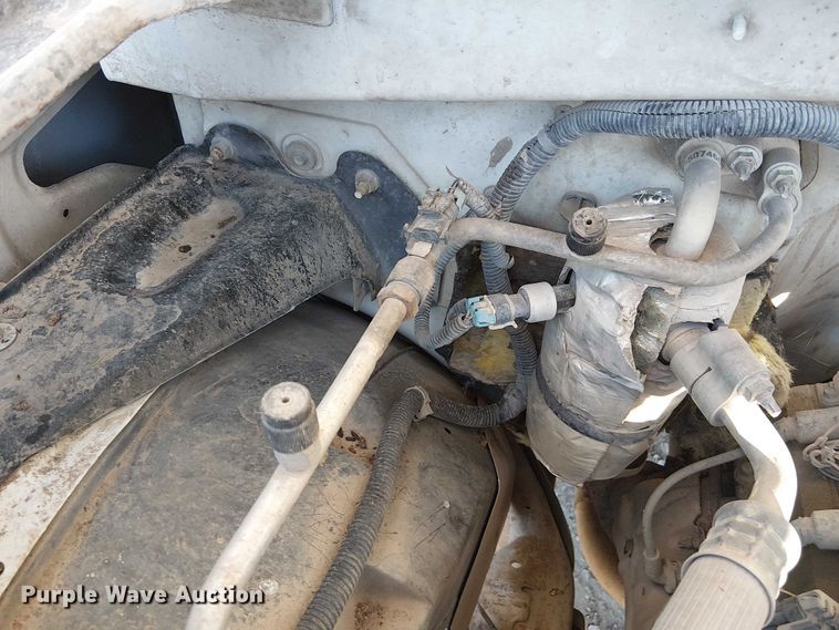 image for item FK0895 2002 Chevrolet Silverado 3500 flatbed pickup truck