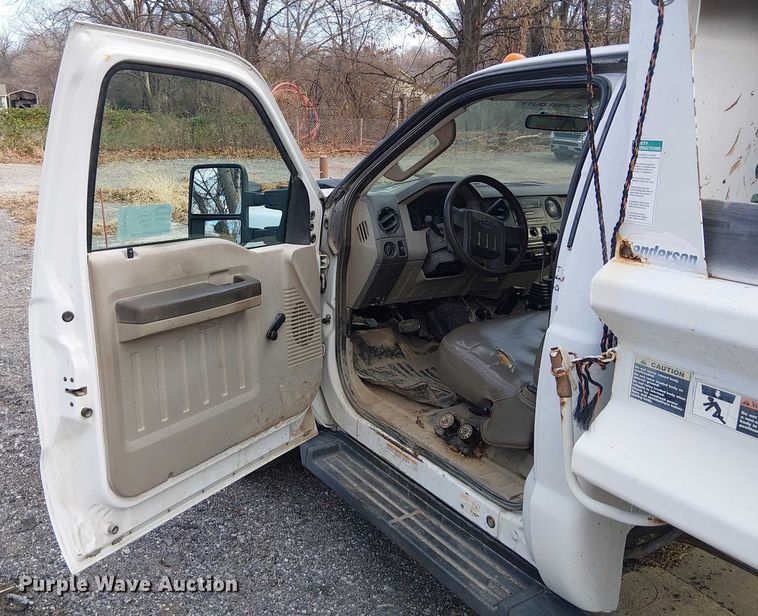 image for item FK0911 2008 Ford F550 dump truck