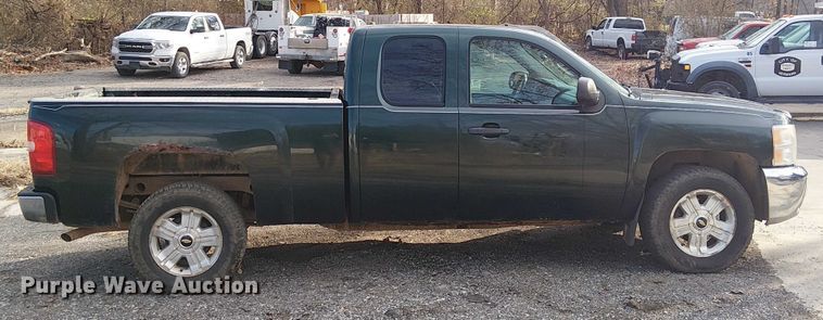 image for item FK0912 2013 Chevrolet Silverado 1500 Ext. Cab pickup truck