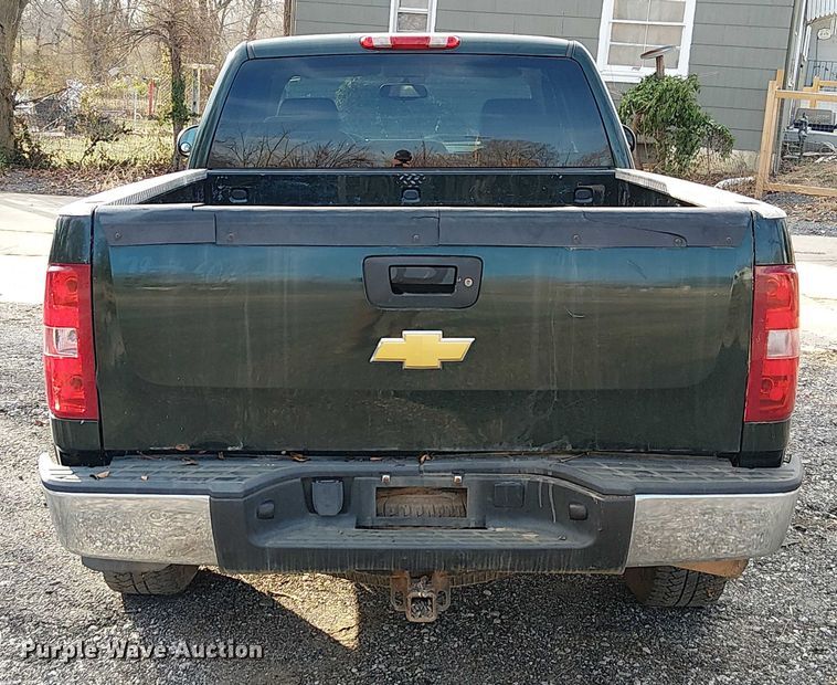 image for item FK0912 2013 Chevrolet Silverado 1500 Ext. Cab pickup truck