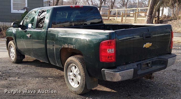 image for item FK0912 2013 Chevrolet Silverado 1500 Ext. Cab pickup truck