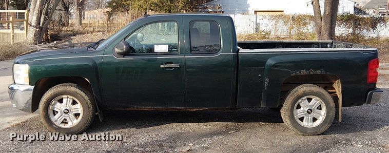 image for item FK0912 2013 Chevrolet Silverado 1500 Ext. Cab pickup truck