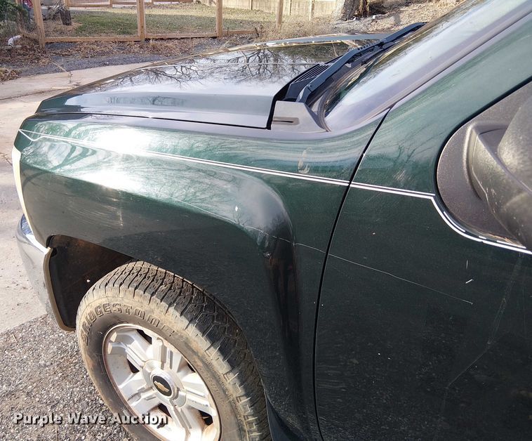 image for item FK0912 2013 Chevrolet Silverado 1500 Ext. Cab pickup truck