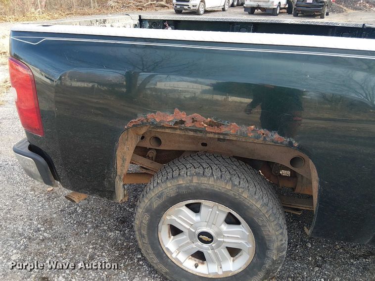 image for item FK0912 2013 Chevrolet Silverado 1500 Ext. Cab pickup truck