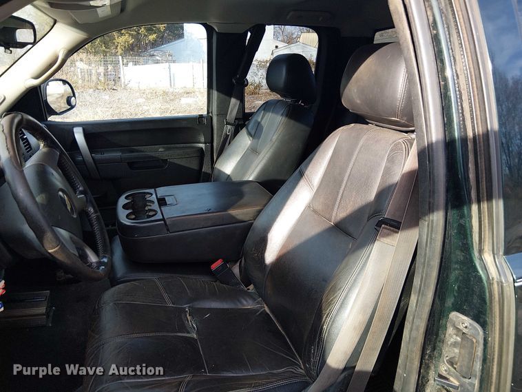 image for item FK0912 2013 Chevrolet Silverado 1500 Ext. Cab pickup truck