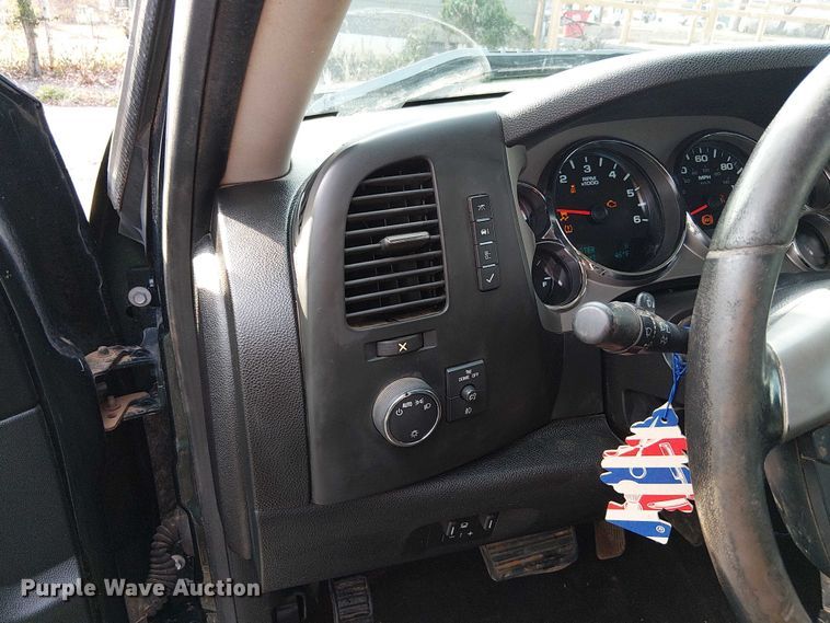 image for item FK0912 2013 Chevrolet Silverado 1500 Ext. Cab pickup truck