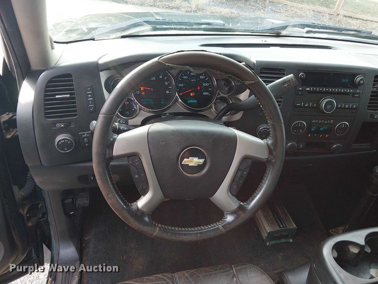 image for item FK0912 2013 Chevrolet Silverado 1500 Ext. Cab pickup truck