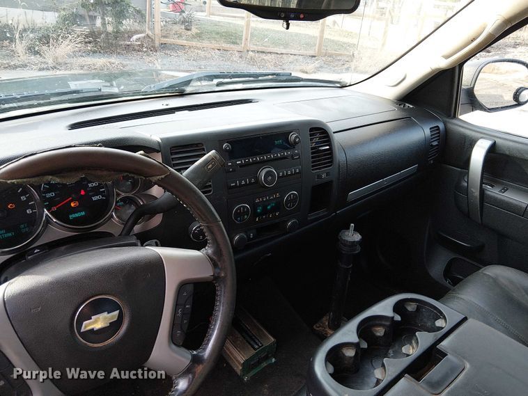 image for item FK0912 2013 Chevrolet Silverado 1500 Ext. Cab pickup truck