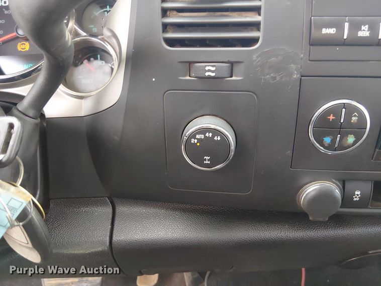 image for item FK0912 2013 Chevrolet Silverado 1500 Ext. Cab pickup truck