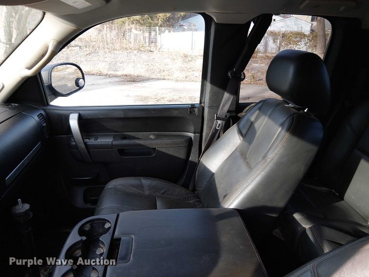 image for item FK0912 2013 Chevrolet Silverado 1500 Ext. Cab pickup truck