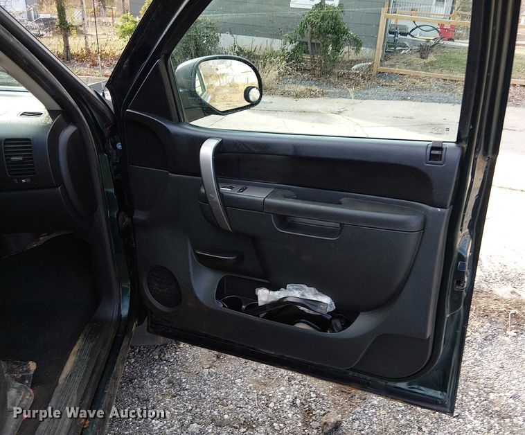 image for item FK0912 2013 Chevrolet Silverado 1500 Ext. Cab pickup truck