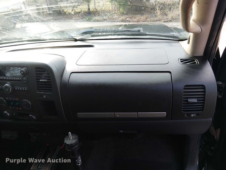 image for item FK0912 2013 Chevrolet Silverado 1500 Ext. Cab pickup truck