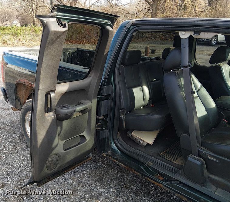 image for item FK0912 2013 Chevrolet Silverado 1500 Ext. Cab pickup truck