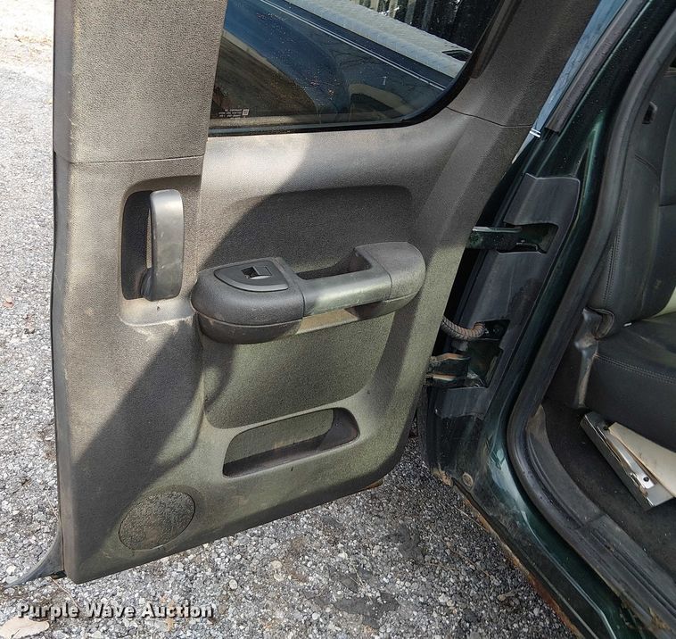 image for item FK0912 2013 Chevrolet Silverado 1500 Ext. Cab pickup truck