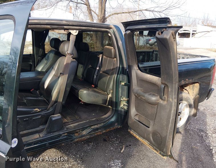 image for item FK0912 2013 Chevrolet Silverado 1500 Ext. Cab pickup truck