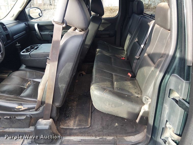 image for item FK0912 2013 Chevrolet Silverado 1500 Ext. Cab pickup truck