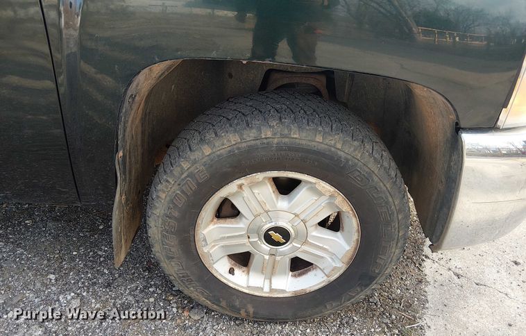 image for item FK0912 2013 Chevrolet Silverado 1500 Ext. Cab pickup truck