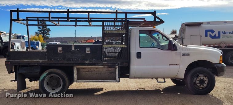 image for item IP9719 2000 Ford F450 Super Duty flatbed truck