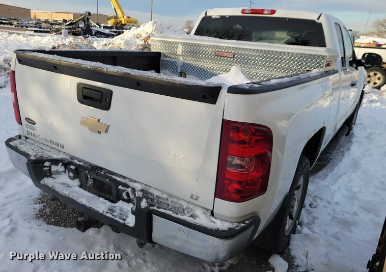 image for item NO9825 2011 Chevrolet Silverado 1500 Ext. Cab pickup truck