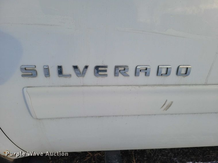 image for item NO9825 2011 Chevrolet Silverado 1500 Ext. Cab pickup truck