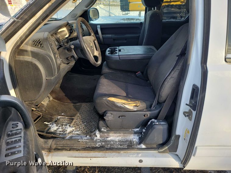 image for item NO9825 2011 Chevrolet Silverado 1500 Ext. Cab pickup truck