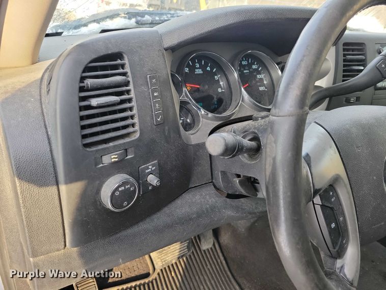 image for item NO9825 2011 Chevrolet Silverado 1500 Ext. Cab pickup truck