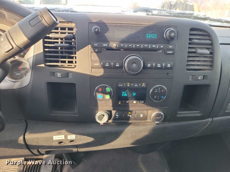 image for item NO9825 2011 Chevrolet Silverado 1500 Ext. Cab pickup truck