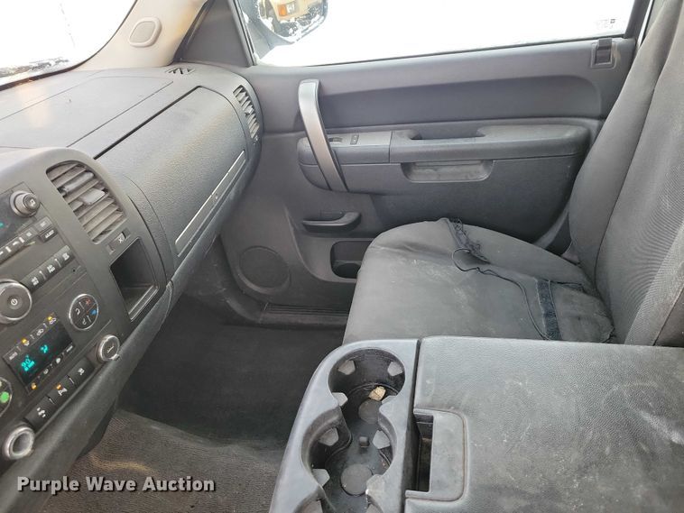 image for item NO9825 2011 Chevrolet Silverado 1500 Ext. Cab pickup truck