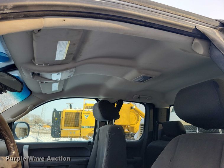 image for item NO9825 2011 Chevrolet Silverado 1500 Ext. Cab pickup truck