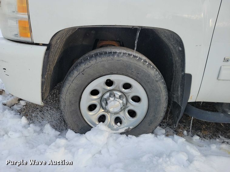 image for item NO9825 2011 Chevrolet Silverado 1500 Ext. Cab pickup truck