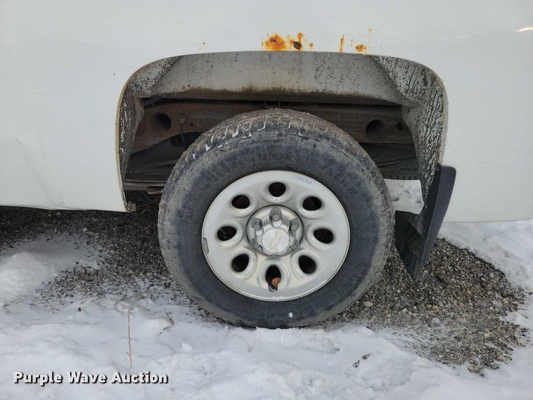 image for item NO9825 2011 Chevrolet Silverado 1500 Ext. Cab pickup truck