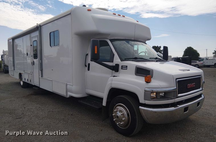 image for item NU9712 2007 GMC C5500 mobile medical unit