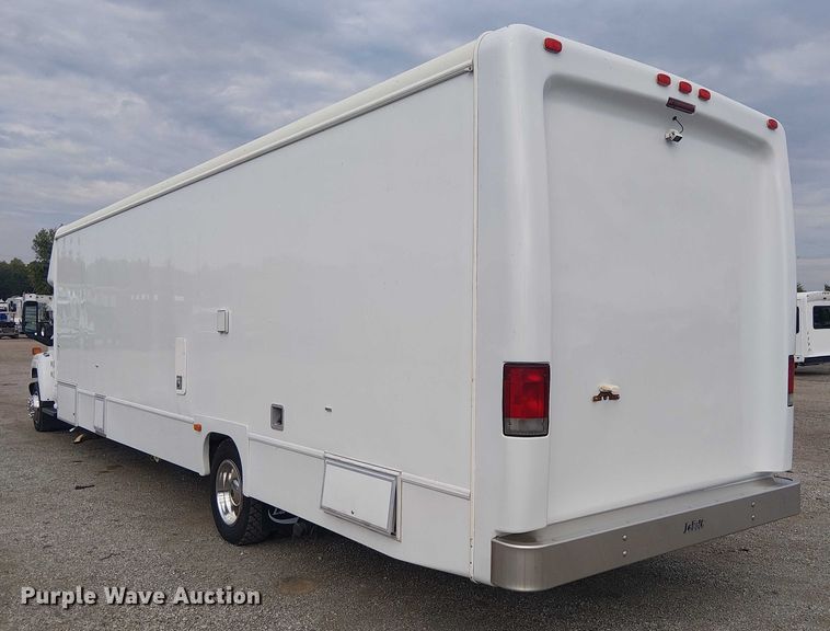 image for item NU9712 2007 GMC C5500 mobile medical unit