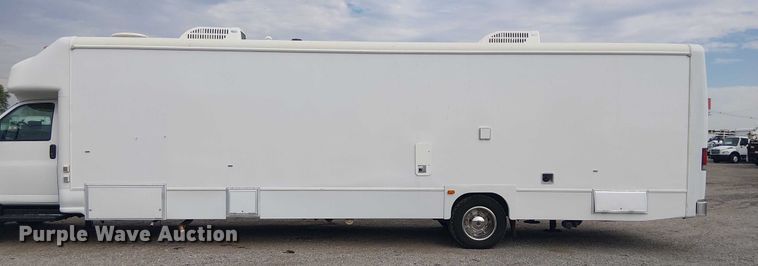 image for item NU9712 2007 GMC C5500 mobile medical unit