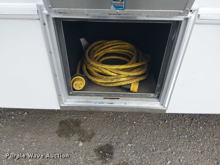 image for item NU9712 2007 GMC C5500 mobile medical unit