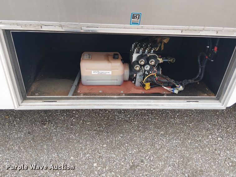 image for item NU9712 2007 GMC C5500 mobile medical unit