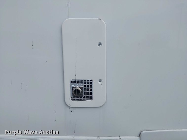 image for item NU9712 2007 GMC C5500 mobile medical unit