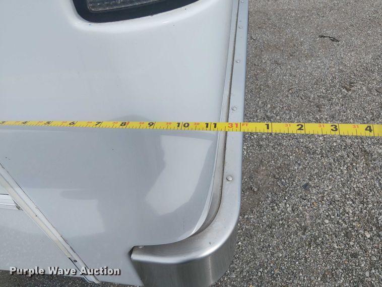 image for item NU9712 2007 GMC C5500 mobile medical unit