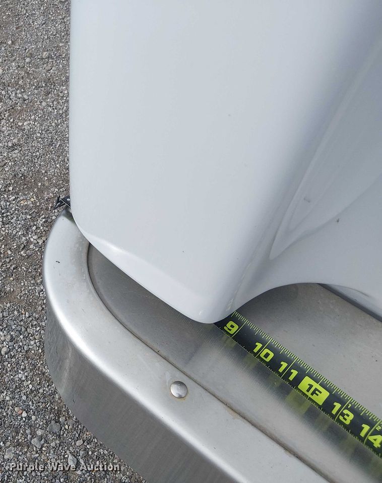 image for item NU9712 2007 GMC C5500 mobile medical unit